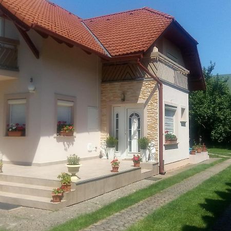Majlath Vendeghaz Hotel Bük Екстериор снимка